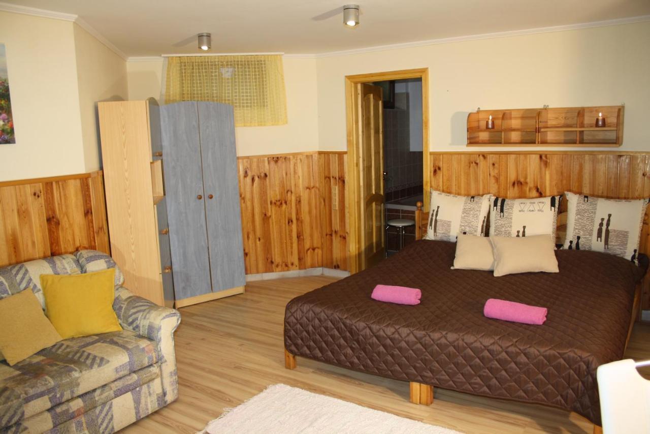 Harmonia Apartmanhaz ไฮจ์ดุสโซบอสโล ภายนอก รูปภาพ