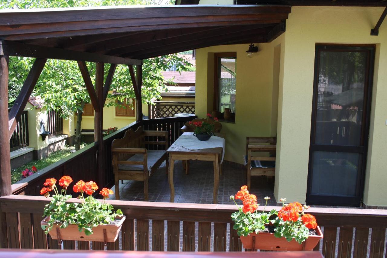 Harmonia Apartmanhaz ไฮจ์ดุสโซบอสโล ภายนอก รูปภาพ