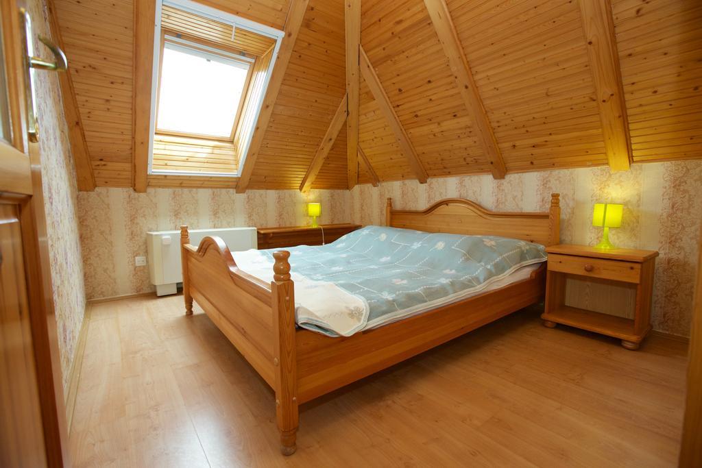 Harmonia Apartmanhaz ไฮจ์ดุสโซบอสโล ภายนอก รูปภาพ