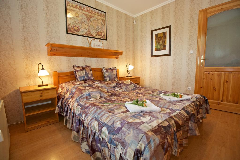 Harmonia Apartmanhaz ไฮจ์ดุสโซบอสโล ภายนอก รูปภาพ